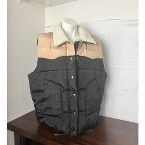 Levi's Quilted Black and Cream Puffer Vest with Sherpa Collar XXL NWOT